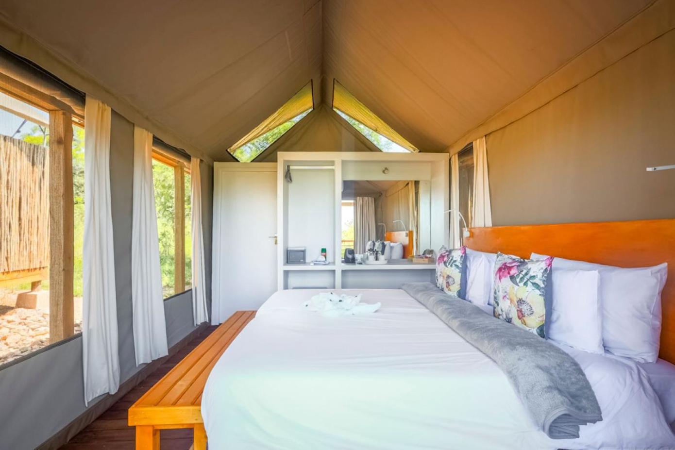 Ndhula Luxury Tented Lodge 白河 外观 照片