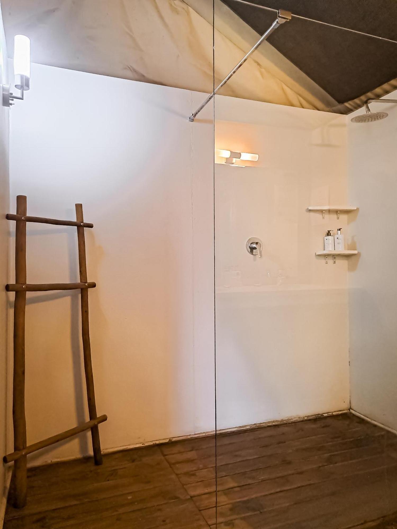 Ndhula Luxury Tented Lodge 白河 外观 照片